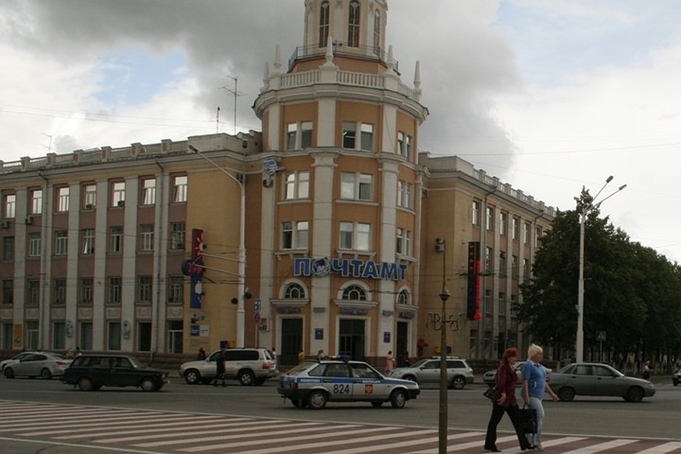 Жителям центра Кемерова помешали куранты на главпочтамте