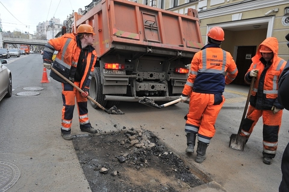 На дорогах Хабаровска исчезнут ямы и появится разметка