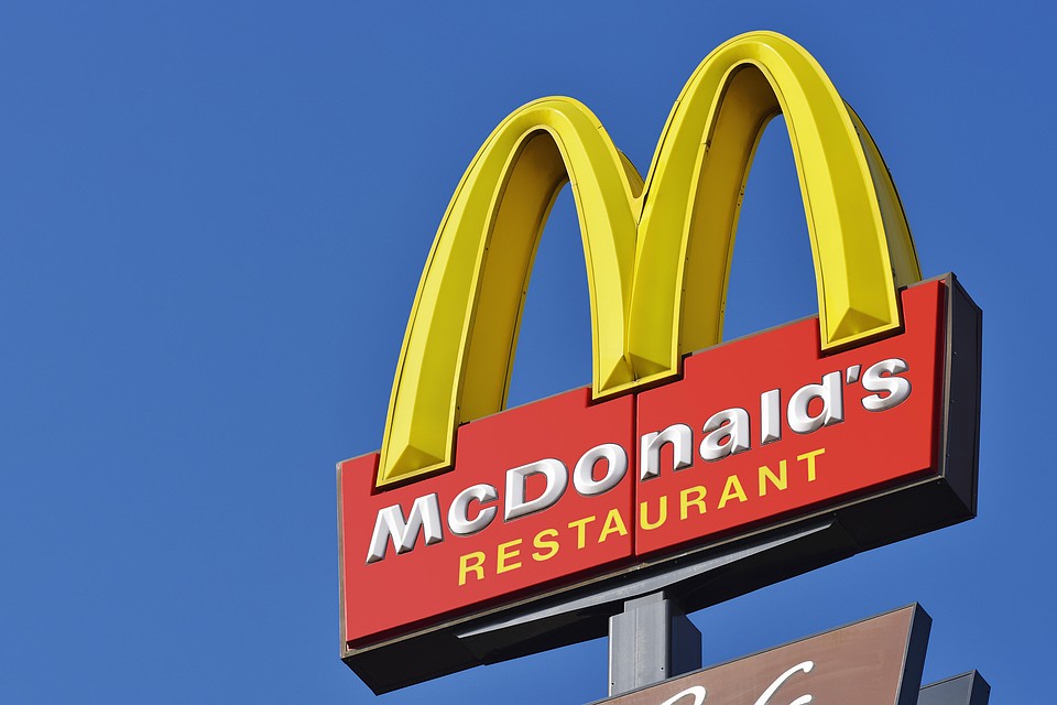 В Mcdonald's могли отравиться более 90 человек
