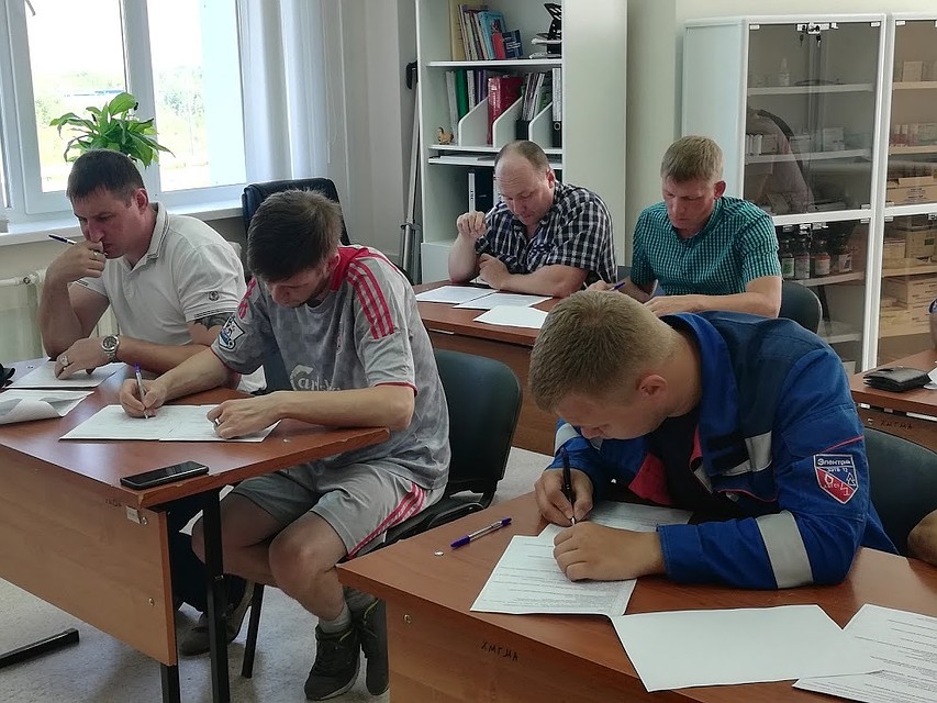 В Ханты-Мансийске выяснили, какие специалисты лучше всех помогут пострадавшим на производстве. Фото admhmansy.ru