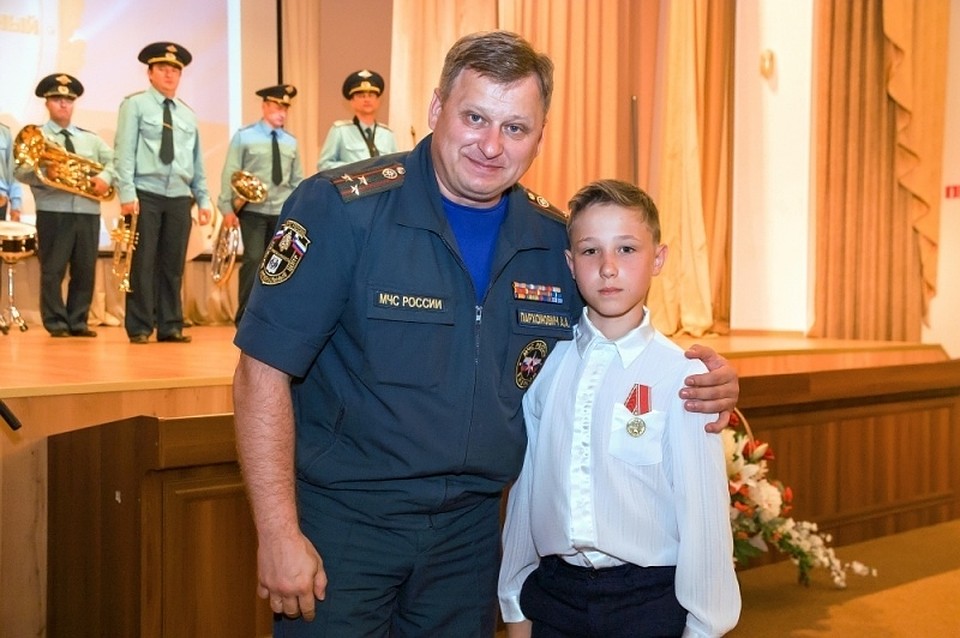 Школьник из Заводоуковска награжден медалью «За отвагу на пожаре». Фото 25 ОФПС Тюменской области