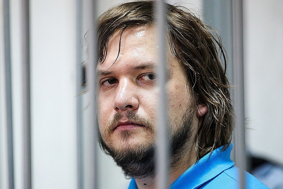 Александр Семин, подозреваемый в убийстве пятилетней девочки в подмосковном Серпухове, во время рассмотрения ходатайства об аресте в суде. ФОТО Сергей Бобылев/ТАСС