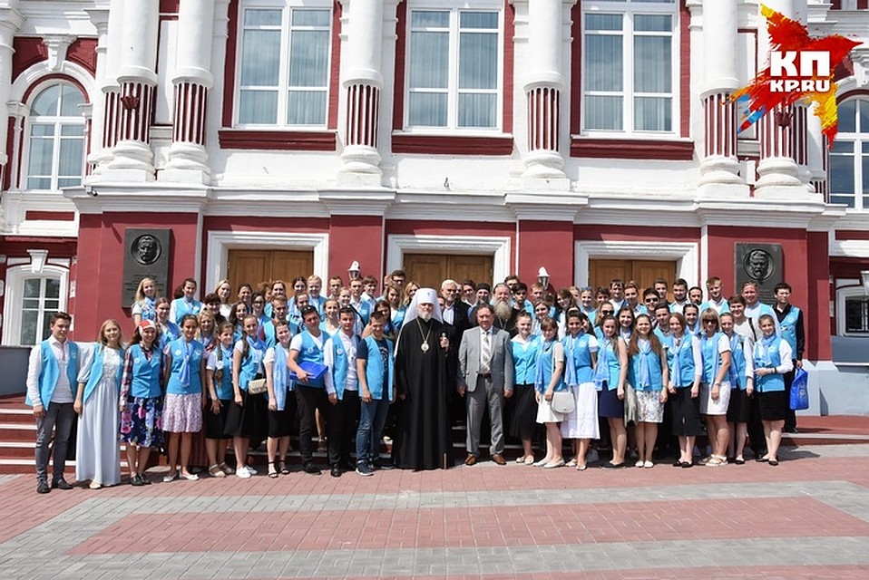 В завершении встречи «содружники» сфотографировались на память с губернатором Курской области