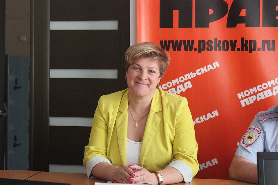Наталия Соколова поучаствовала в рейде по детским площадкам Пскова и теперь предлагает псковичам присоединиться к обсуждению проблем по этой теме.