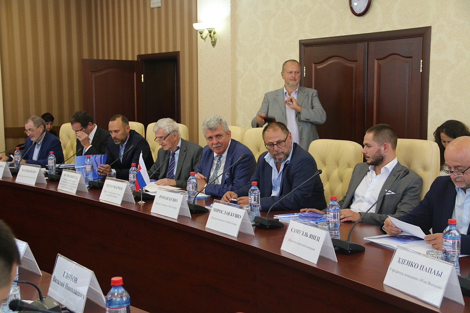 Делегация из словацких политиков и бизнесменов пробудет в Крыму до 3 августа