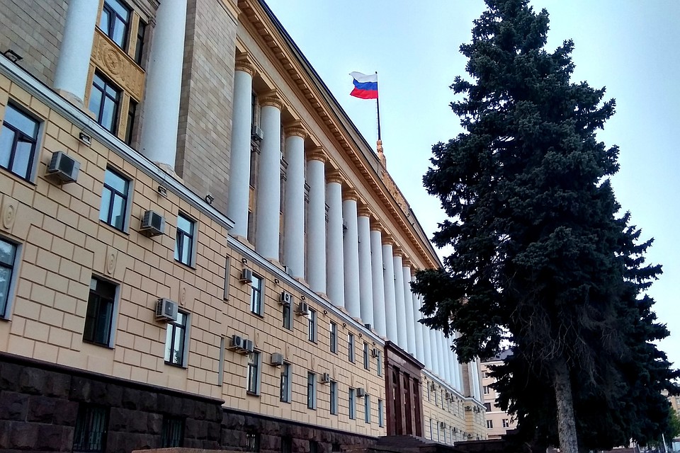 15 человек будут ходить вокруг здания с бубном, плясать и камлать