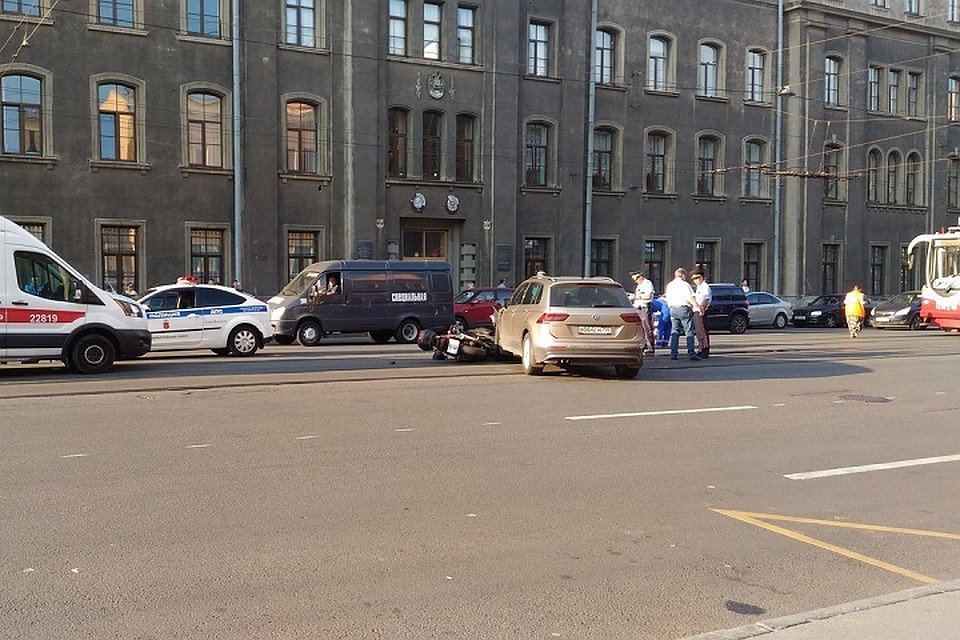 В Петербурге за вечер сбили сразу трех мотоциклистов. Фото: vk.com/spb_today