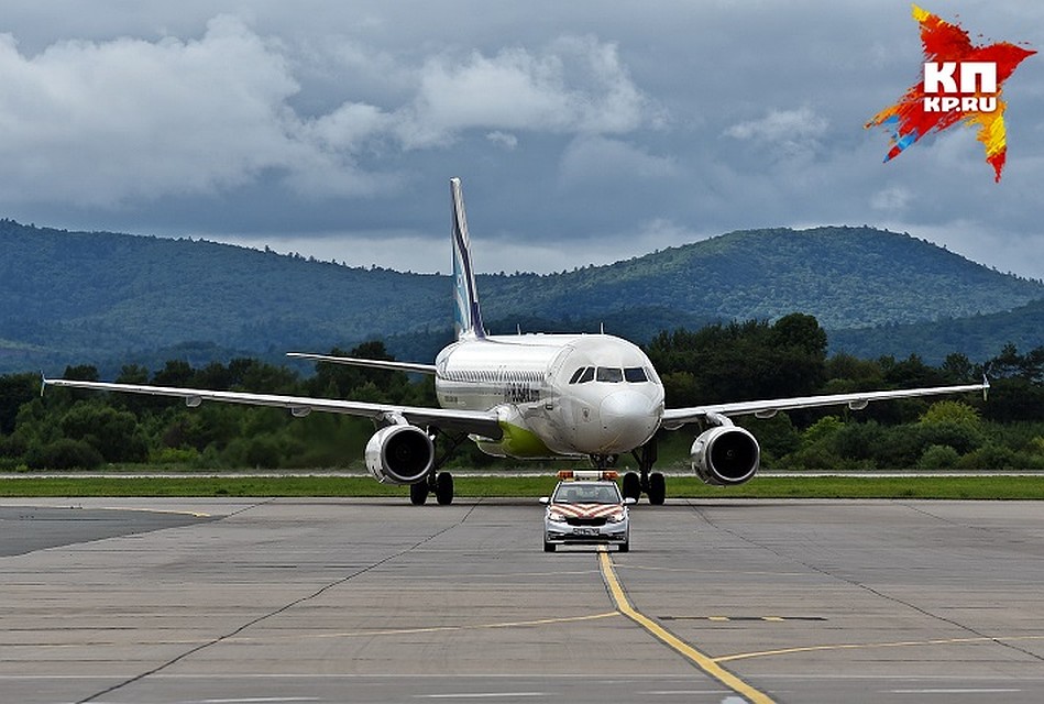 Самолёт Airbus 320-200 совершил посадку во Владивостоке.