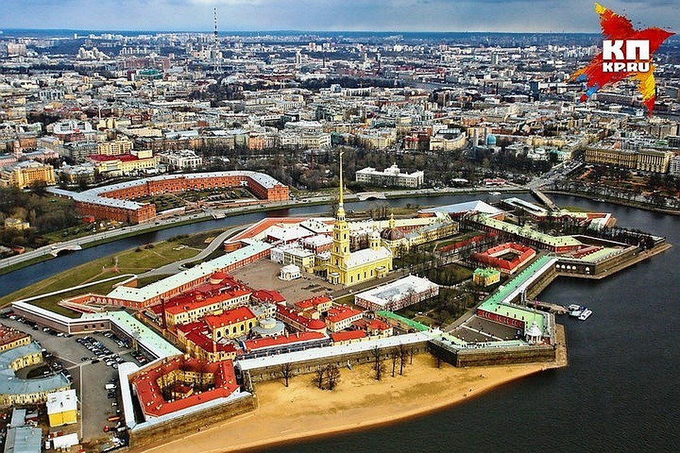 В Петербургские вузы подано больше 460 тысяч заявлений.