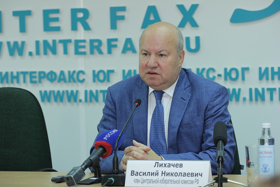 Член ЦИК Василий Лихачев назвал Ростовскую область одним из лидеров электоральной активности населения. Фото: пресс-служба ИК РО.