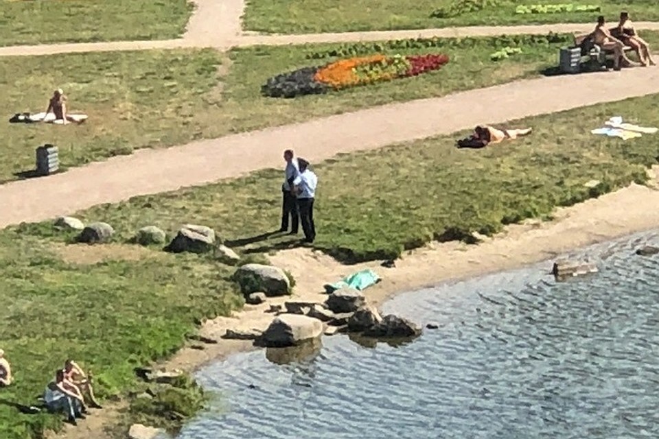 На Родниковом озере в Петербурге утонул человек. Фото: vk.com/spb_today