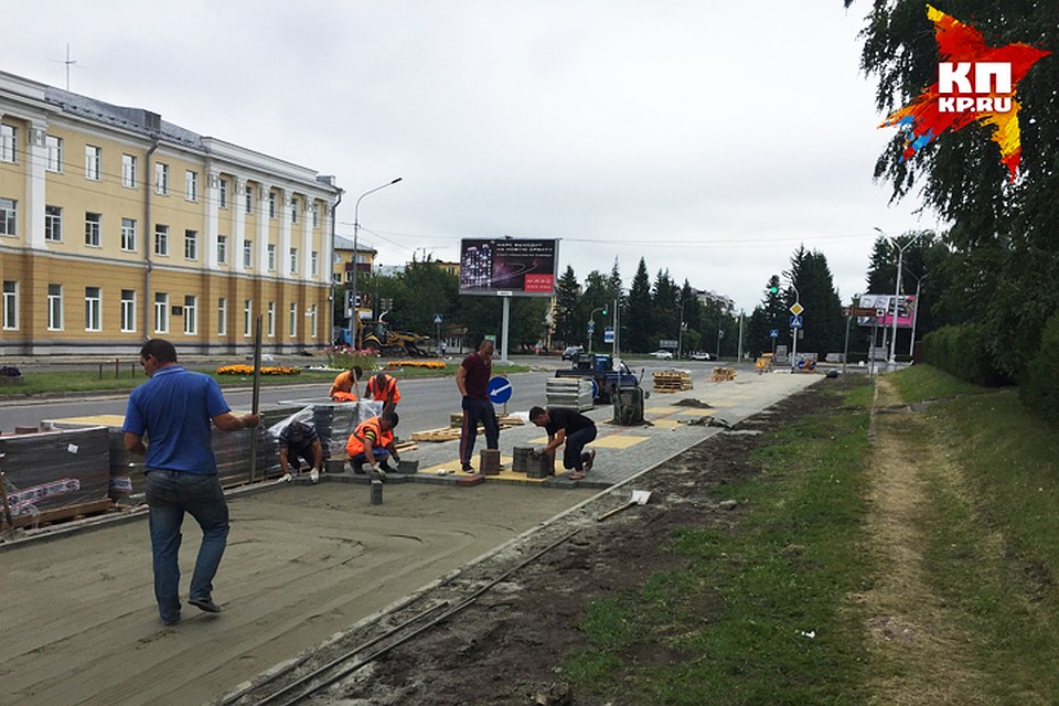 Ремонт тротуара на улице Молодежной