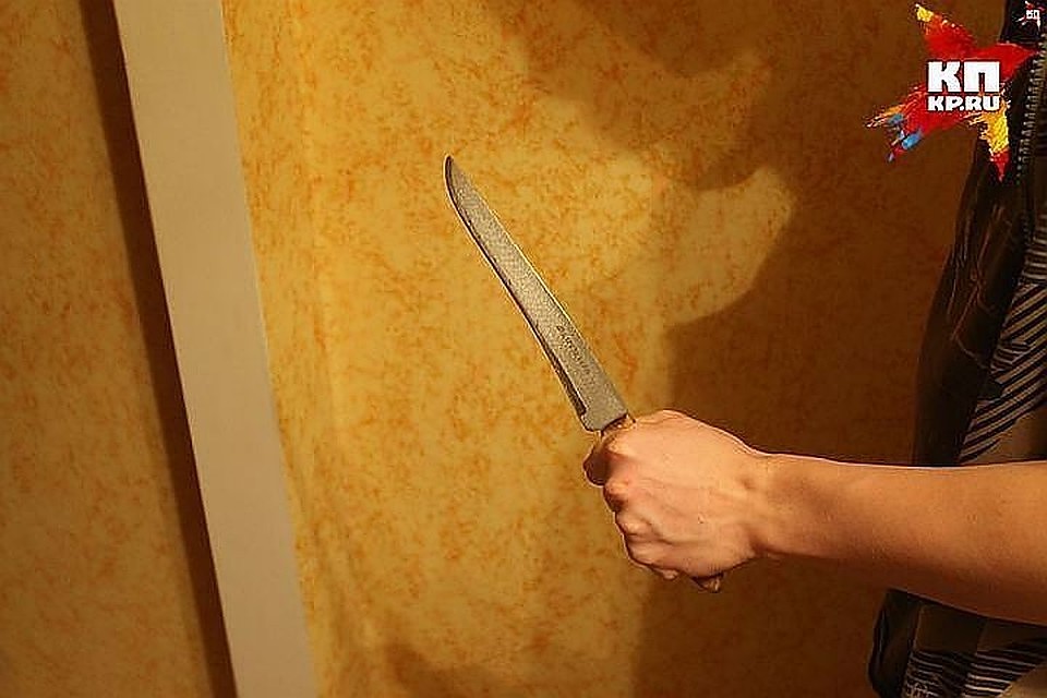 Женщина не выдержала и ударила мужа ножом