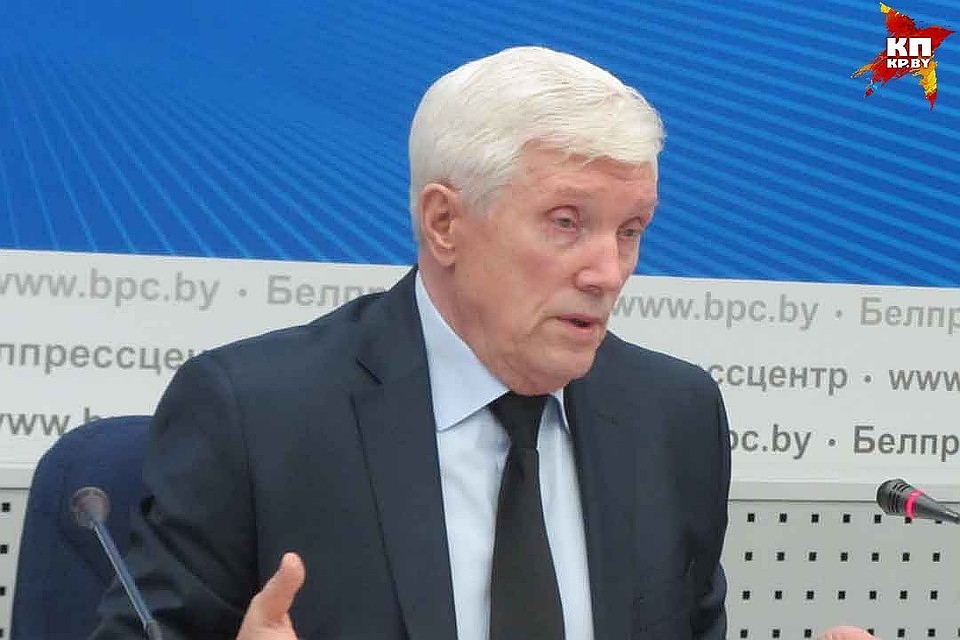 Президент Беларуси встретился с Александром Суриковым