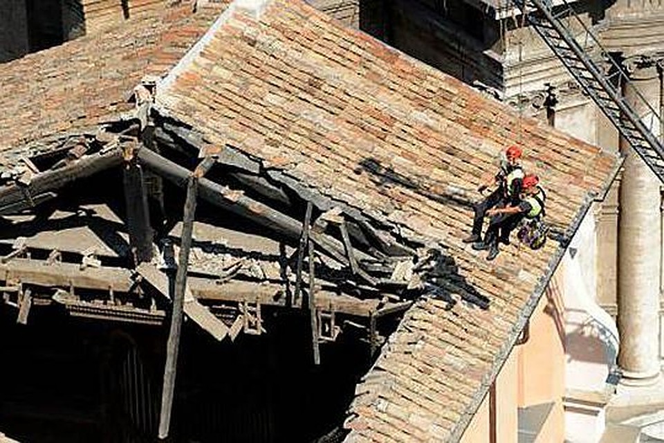 В центре Рима обвалилась крыша церкви VII века