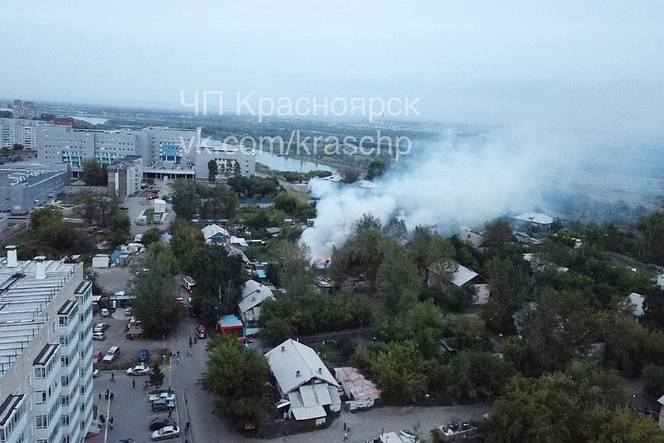 Пожар в Красноярске возле онкологического диспансера был виден во всех концах города. Фото: ЧП-Красноярск