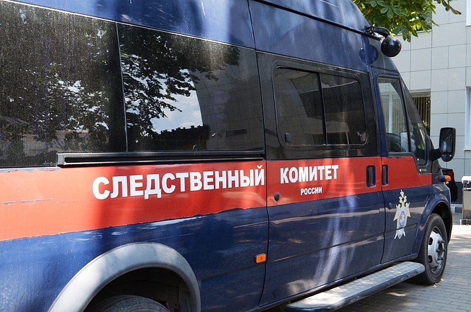 В Шебекино из окна третьего этажа выпал ребенок.