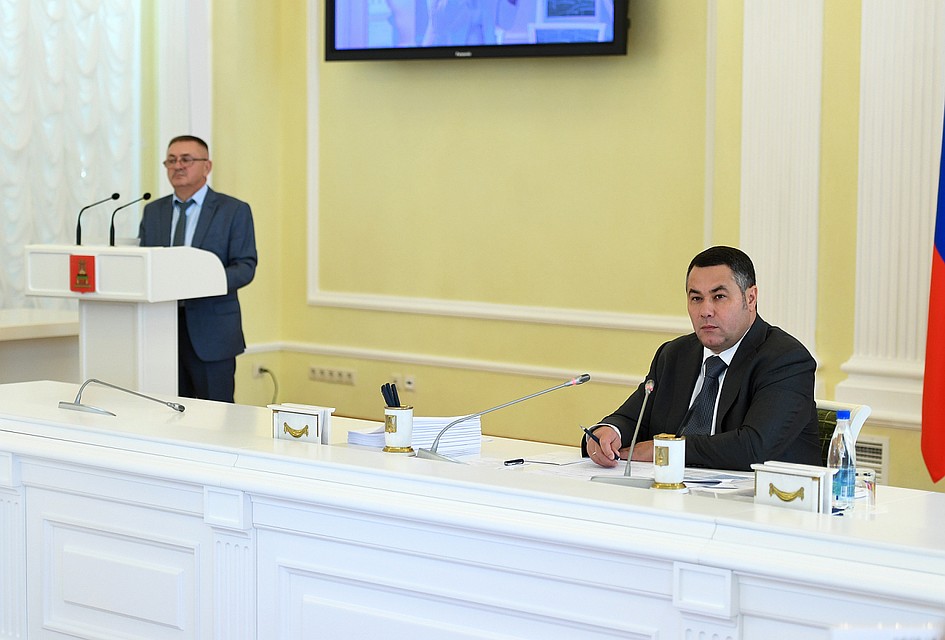 Губернатор Игорь Руденя провел заседании правительство Тверской области. Фото: региональное правительство
