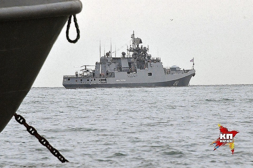 Российские корабли в Средиземном море провели учения со стрельбой глубинными бомбами