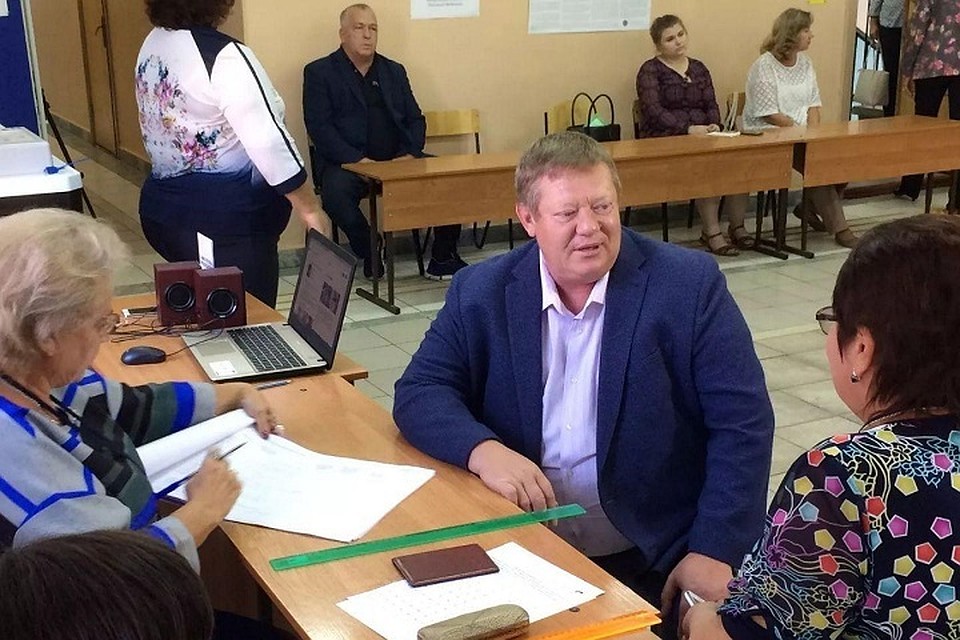 Николай Панков на избирательном участке