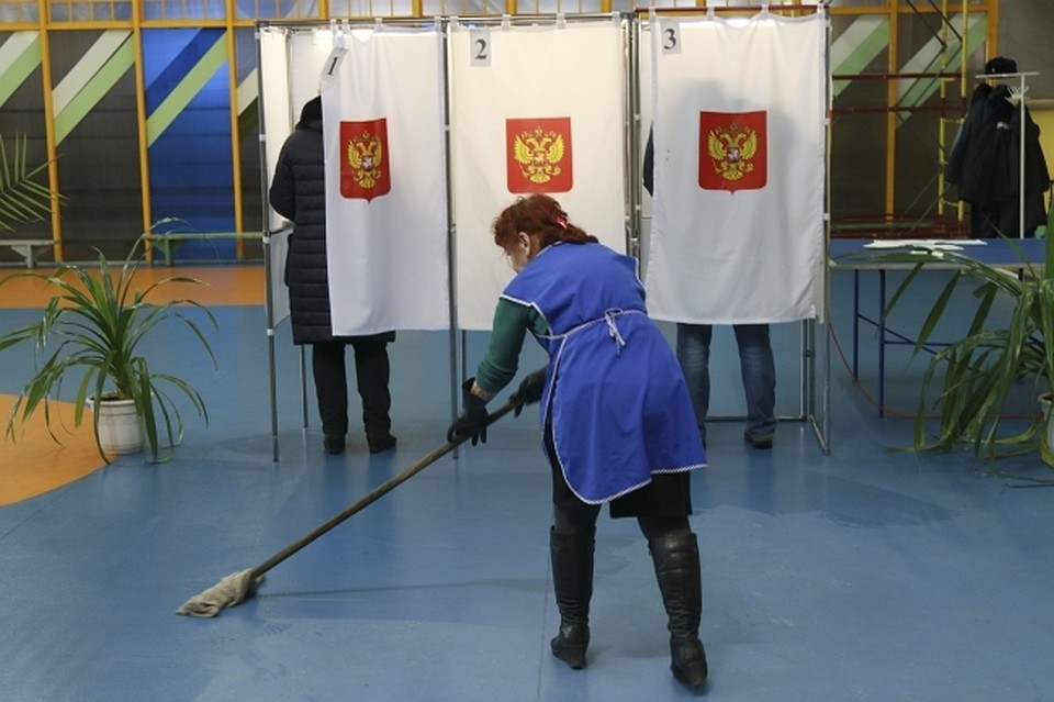 В Воронеже избирательные участки пустуют.