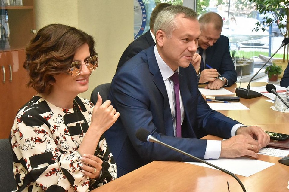 Певица Гурцкая посетила новосибирскую библиотеку для незрячих. Фото: пресс-службы правительства Новосибирской области.