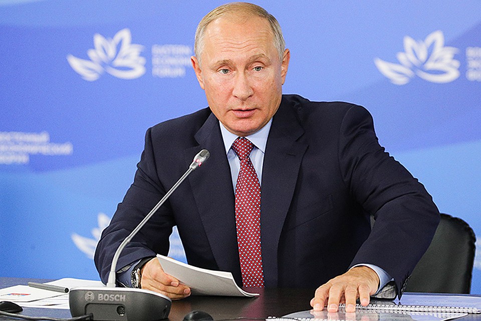Говоря о развитии Дальнего Востока, Путин начал со слов благодарности прежней команде, работавшей в министерстве развития региона. Фото: Сергей Бобылев/ТАСС