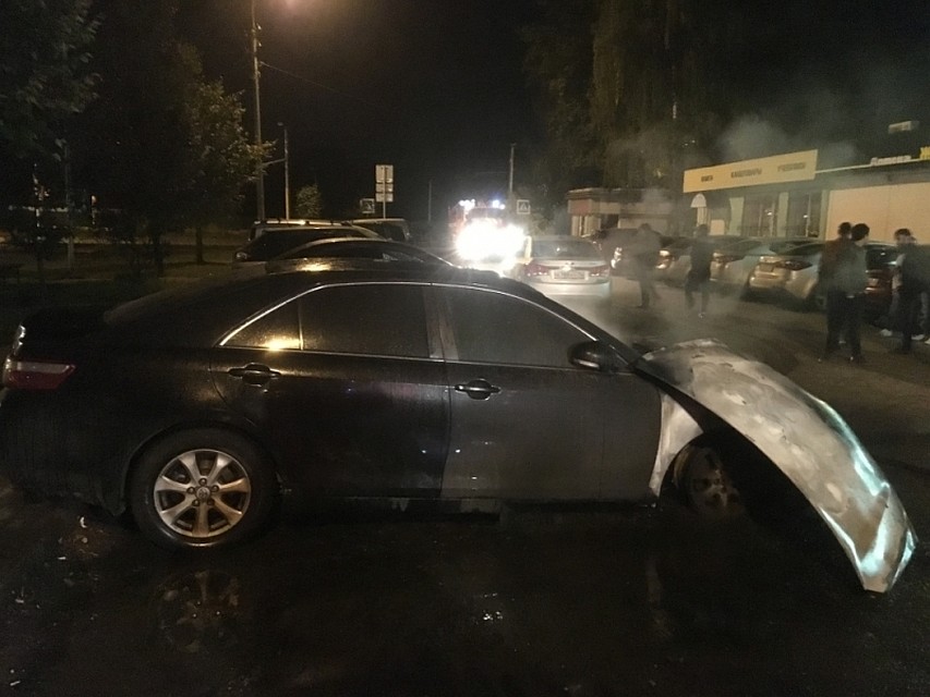 В Ярославле ночью сгорела «Тойота Камри».
