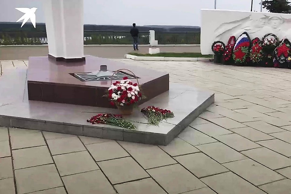 Сейчас Вечный огонь на Набережной Грина снова горит. Фото: скриншот с видео