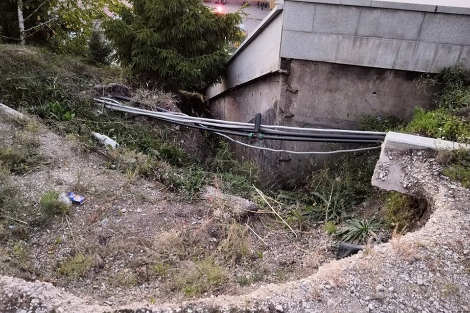 Уфимцы жалуются на огромные ямы у вокзала