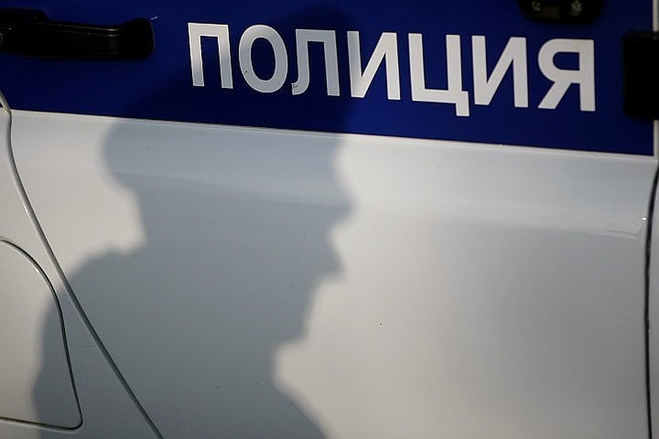 Полицейские Ростова-на-Дону задержали подозреваемую в мошенничестве.