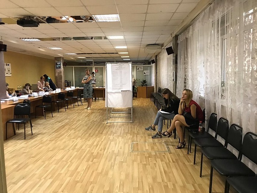 На избирательных участках в Приморье уже разбирают бюллетени за Андрея Тарасенко и Андрея Ищенко