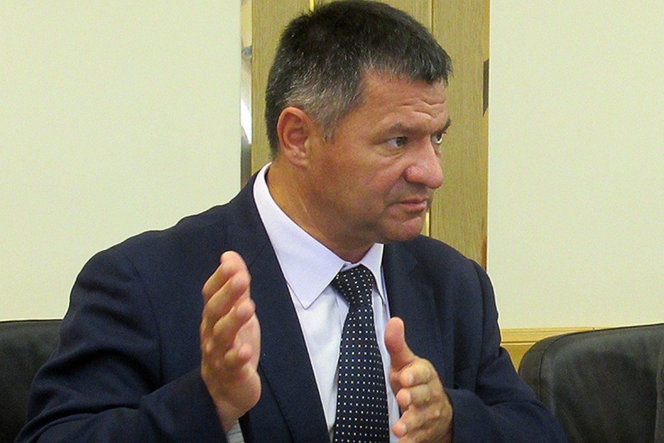 К Тарасенко персонально в крае, пожалуй, нет никаких претензий. Его не успели ни полюбить, ни невзлюбить. Но он - «варяг»