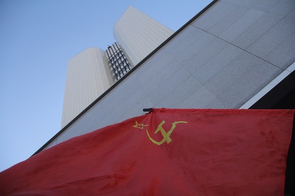 Во Владивостоке развернулась борьба за "белый дом"