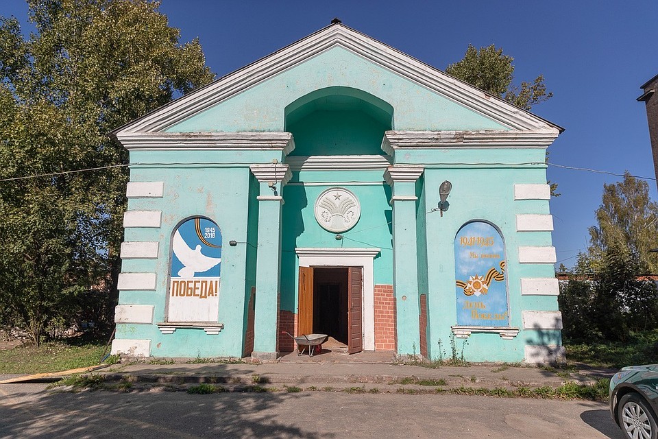 Ранее на ремонт танцевального зала Красногородского районного досугового объединения Псковская область уже выделяла средства в размере 2,5 миллиона рублей.