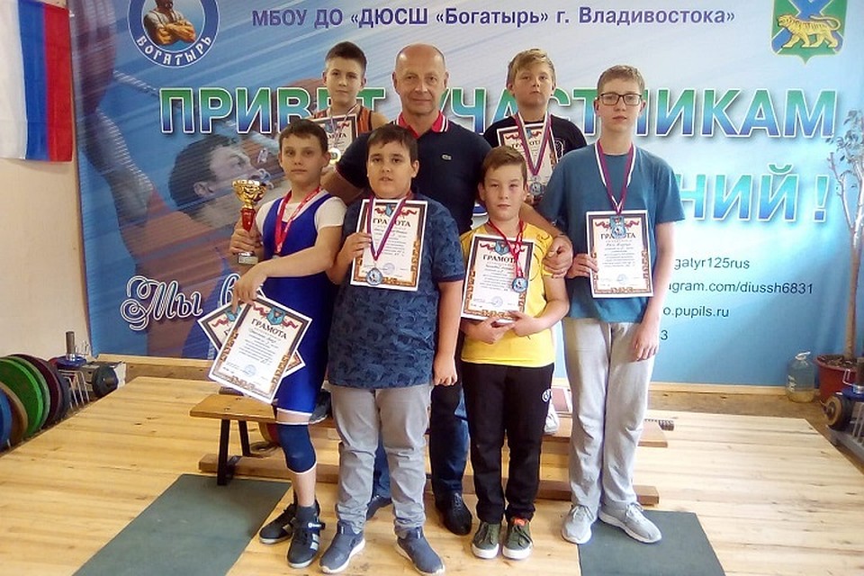 Все чемпионы и призеры были награждены кубками, медалями и грамотами