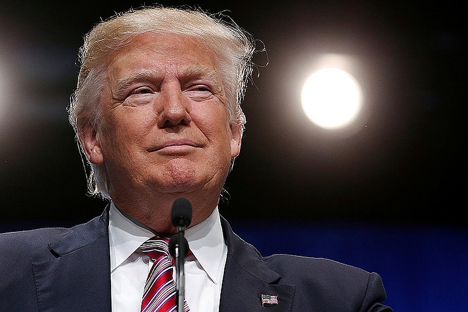 Трамп оскорбил журналистку во время брифинга у Белого дома