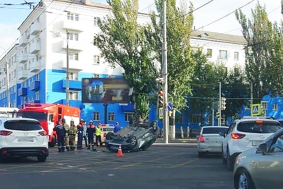 Фото с места ДТП из группы ВК "Это Ростов-на-Дону! - Новости".