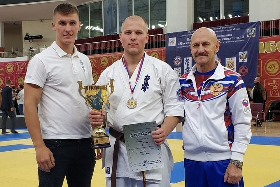 Никита Безматерных увез домой серебряную медаль