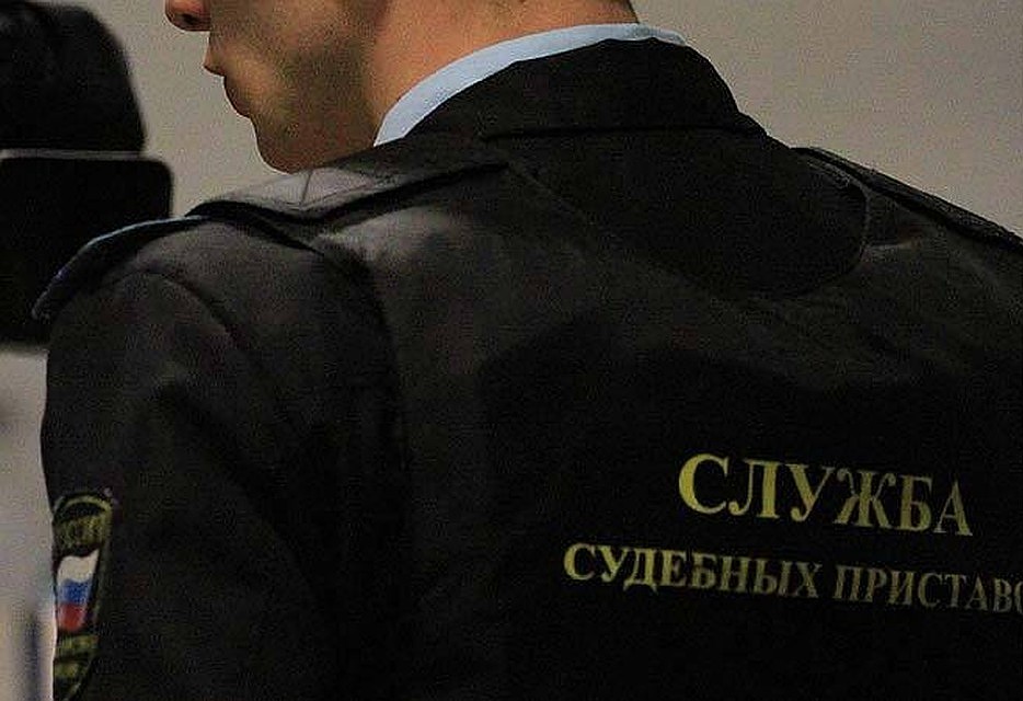 Судебные приставы арестовали дорогу иномарку из-за неуплаты налогов