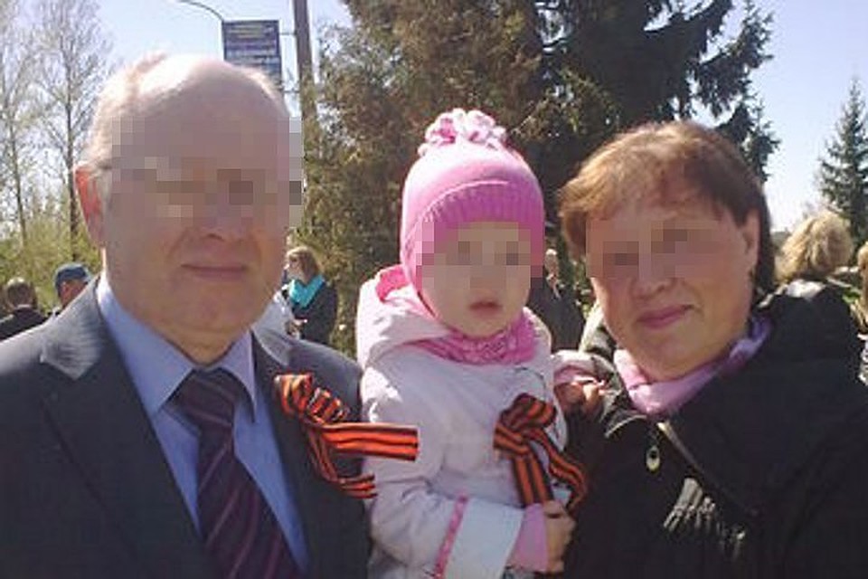 Нина Николаевна Березина (справа) очень любила жизнь, цветы и коллег и своих родных. Фото: с персональной странички Нины Березиной
