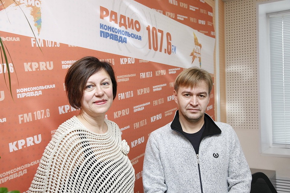 Евгения Новоселова – руководитель литературно-постановочной части Филармонии, музыковед, Андрей Гордеев – художественный руководитель и главный дирижер симфонического оркестра.