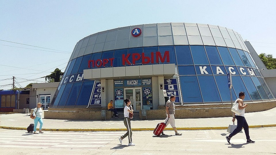 Под сокращение попадают несколько сотен человек.