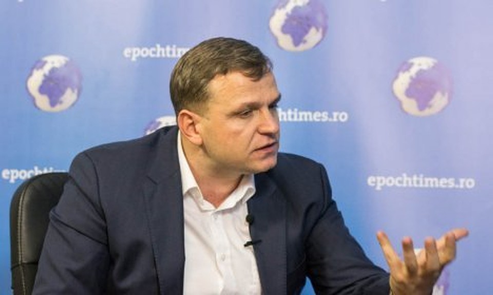 Лидер партии "Платформа Достоинство и правда" выступил в защиту председателя фонда Open Dialog Людмилы Козловской