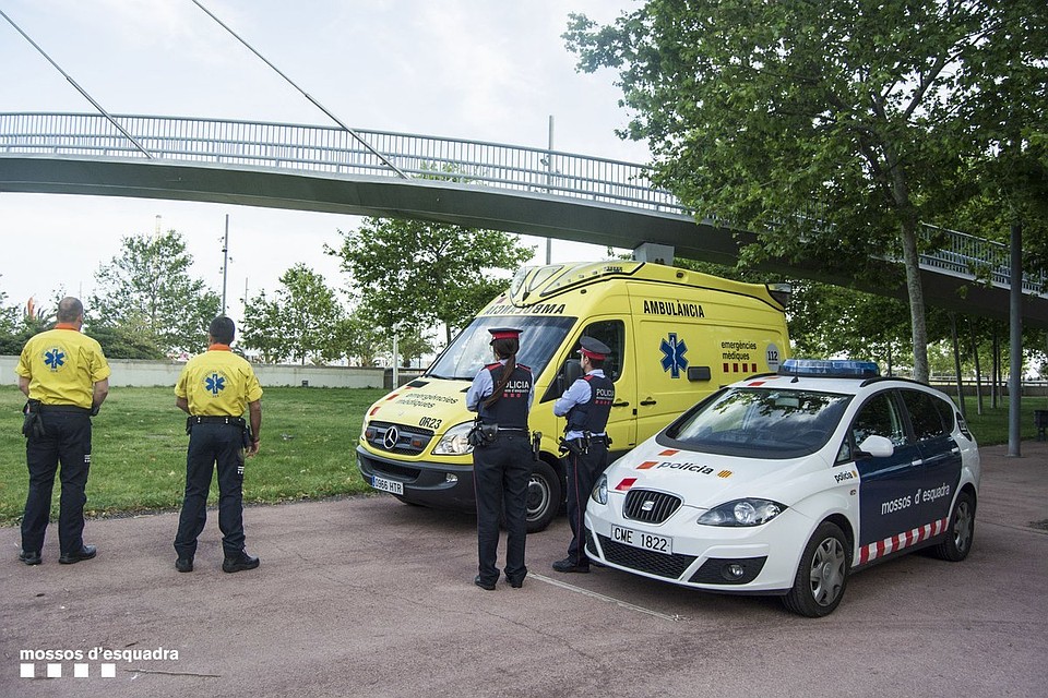 Двое госпитализированных находятся в тяжелом состоянии. Фото: Twitter/Mossos