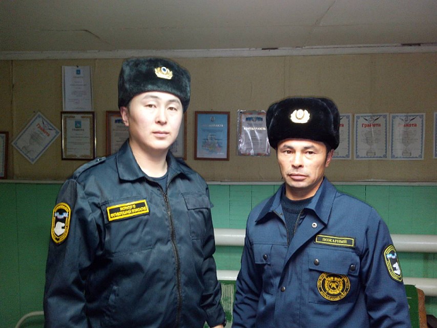 Мужчин представили к награде «За спасение погибающих на водах»