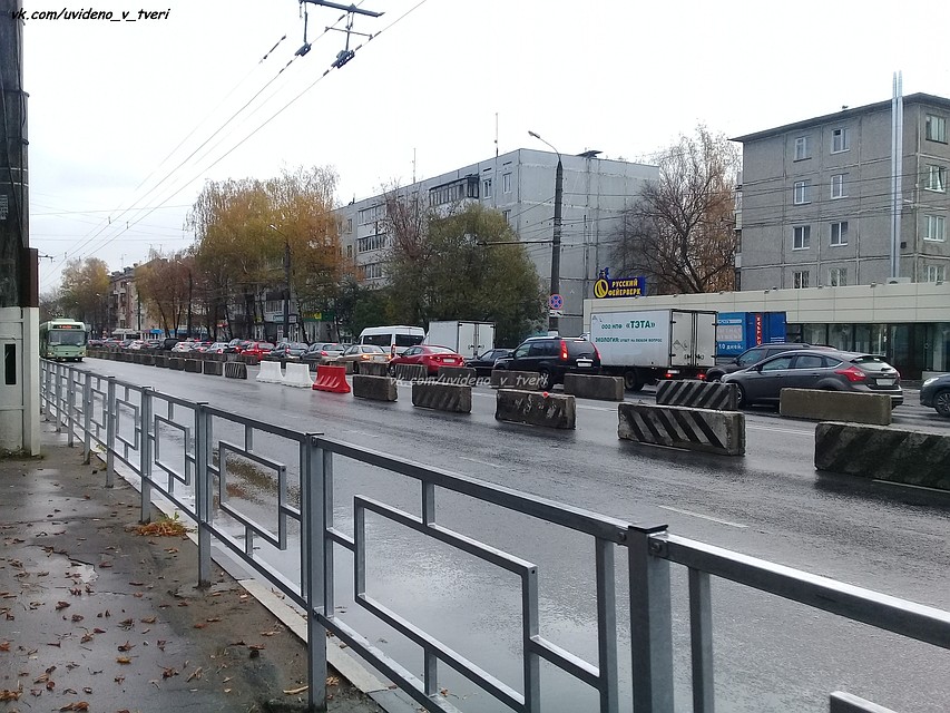 На Волоколамке перекрыли две полосы Фото: группа в соцсети "Увидено в Твери".