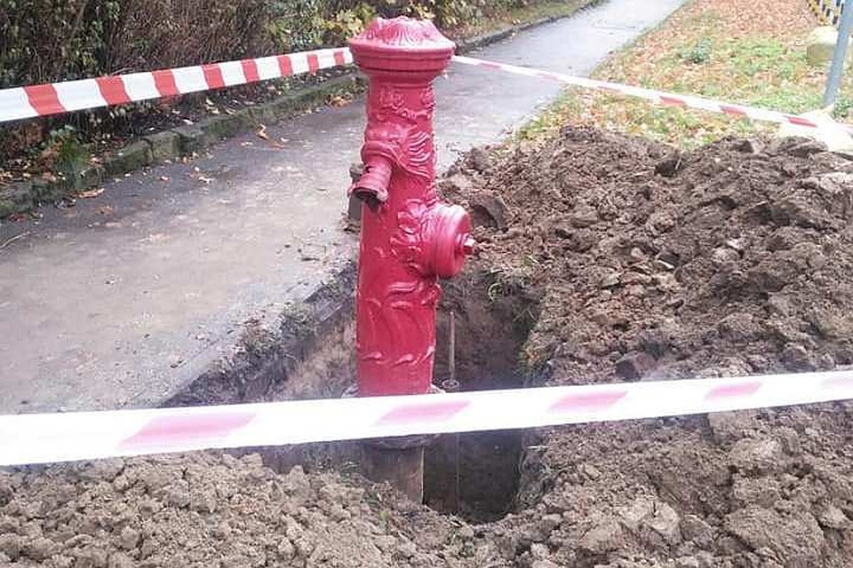 Гидрант на Офицерской несколько дней назад. Фото из группы Союз граждан "Наш регион".