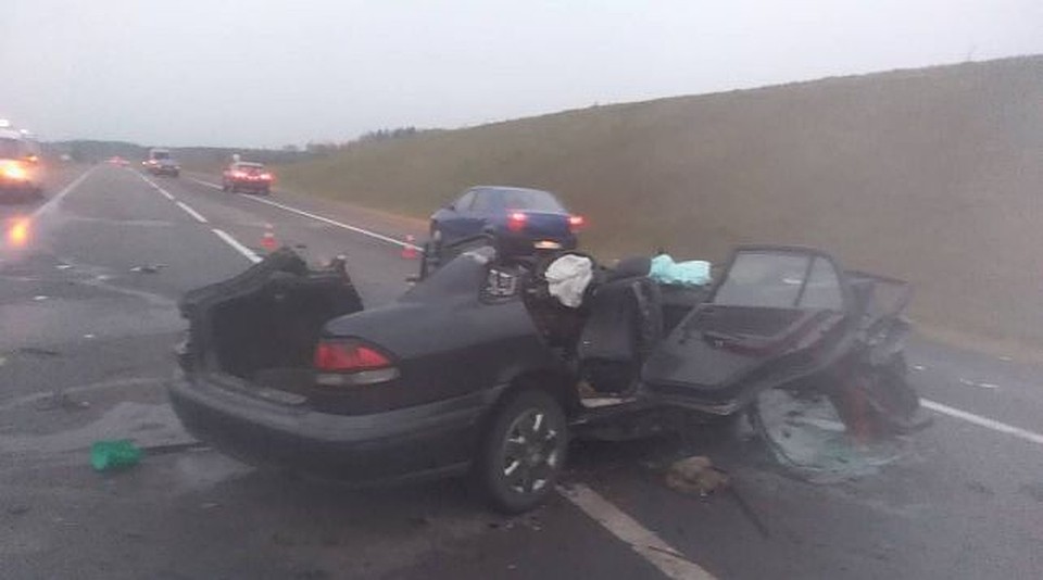 В жутком ДТП погибло четыре человека, еще пятеро находятся в больнице.