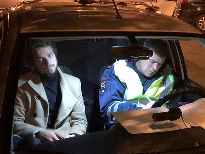 Евгений Башкиров попался пьяным за рулем арендованного авто